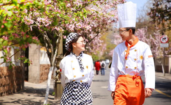 |W(xu)УW(xu)MԾоGɫW(xu)ͨ